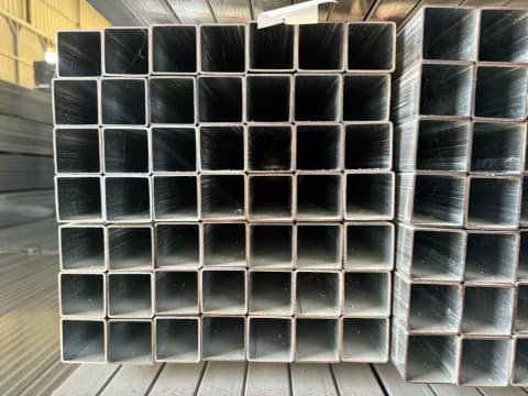 Rura kwadratowa ocynkowana ogniowo 80×80×4.0 mm