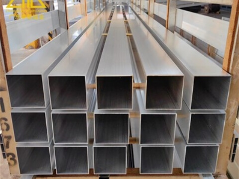 Stainless steel pipe storage