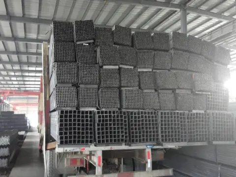 การขนส่งท่อเหลี่ยม Q235 ขนาด 40×40 และ 80×80