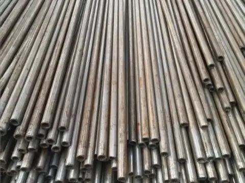 Sch40 hot-rolled low-carbon black precision tube