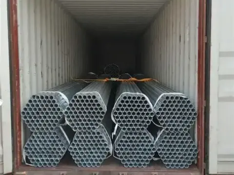 Zinc-coated welded carbon steel pipes shipped