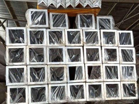 Thick-walled aluminum square tube