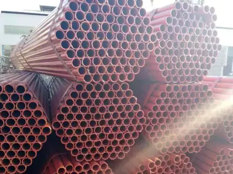 Red-painted fence tubing factory